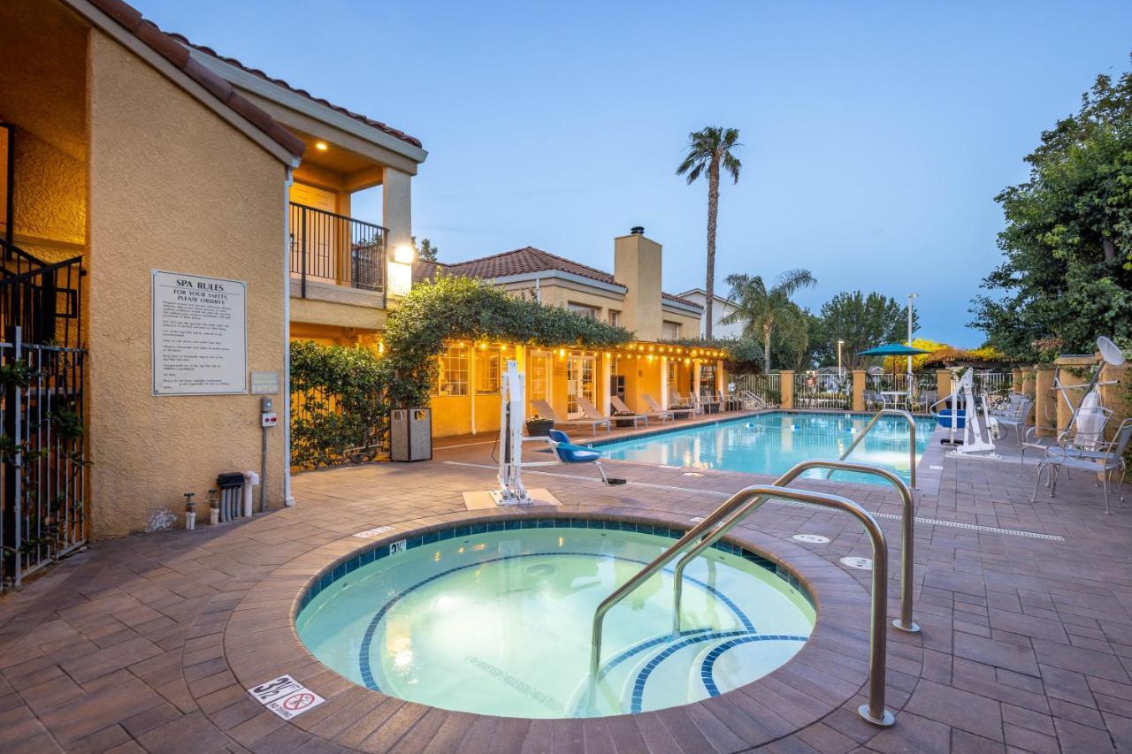 Best Western Plus Dixon Davis Exterior photo
