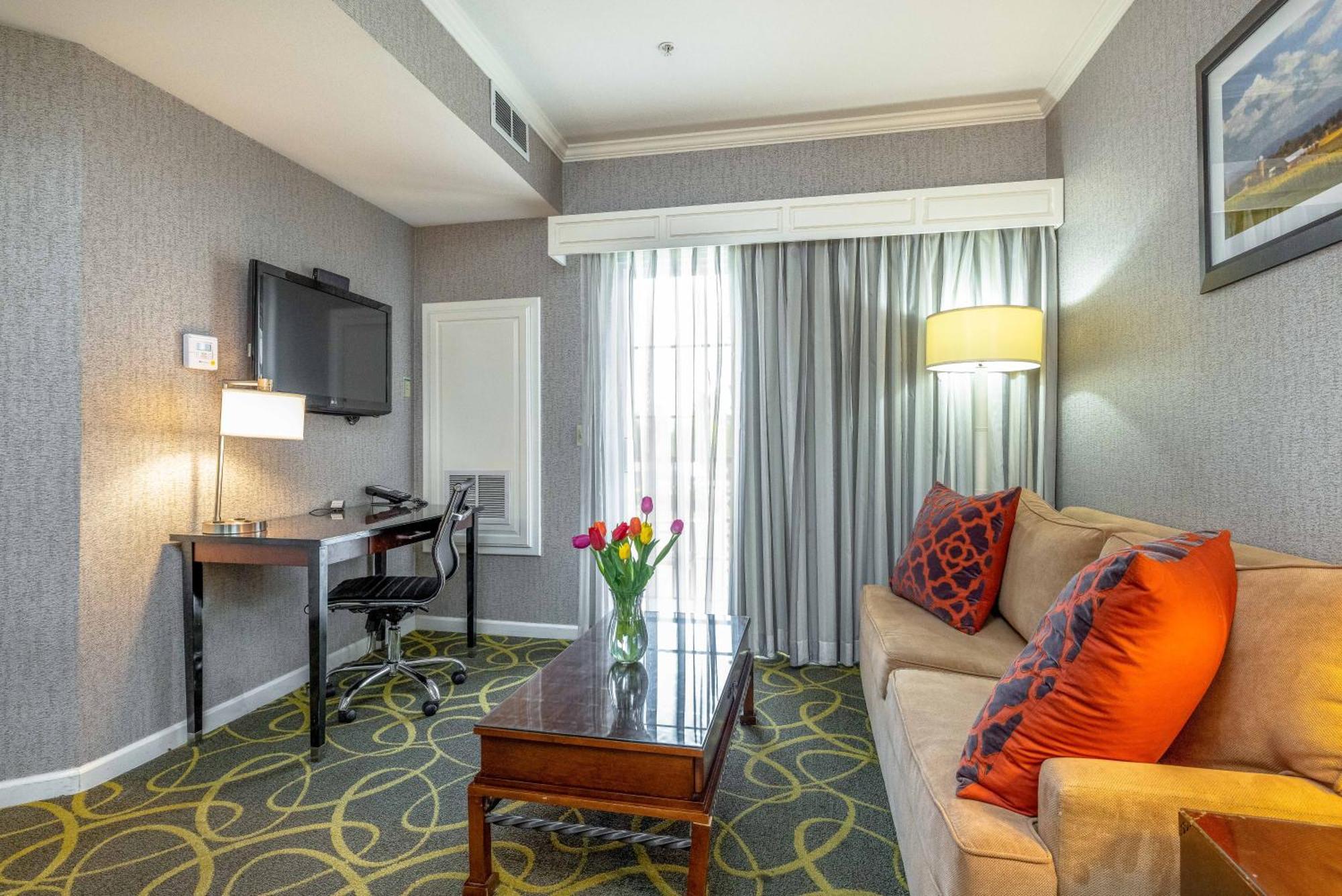 Best Western Plus Dixon Davis Exterior photo